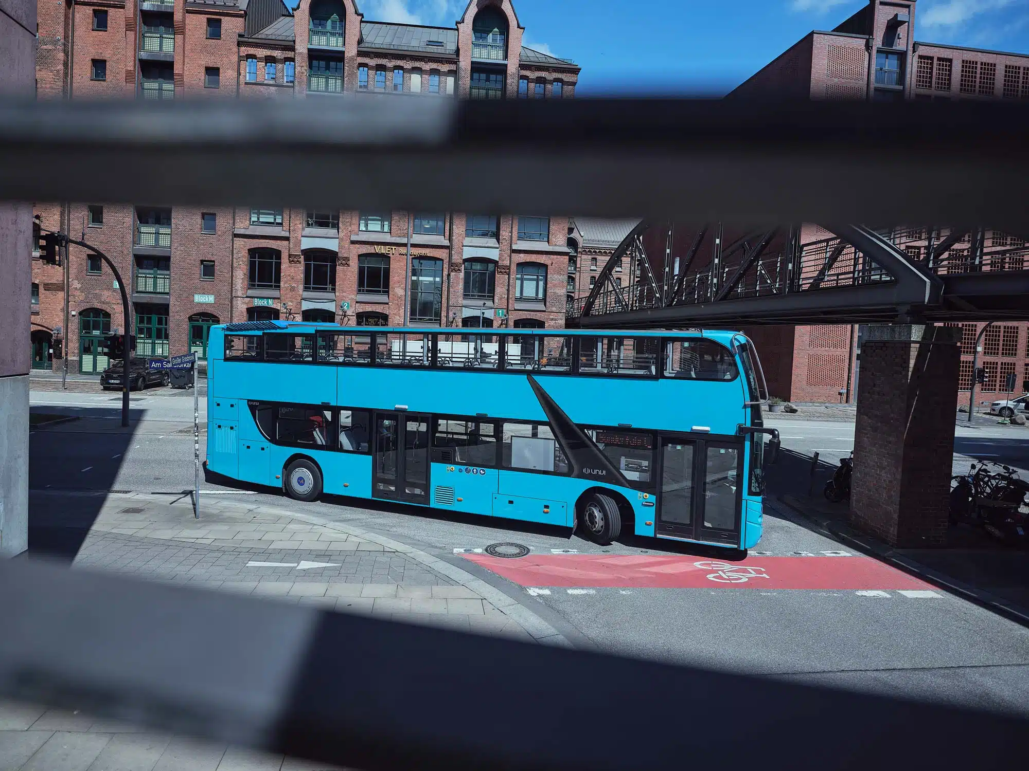 Bus