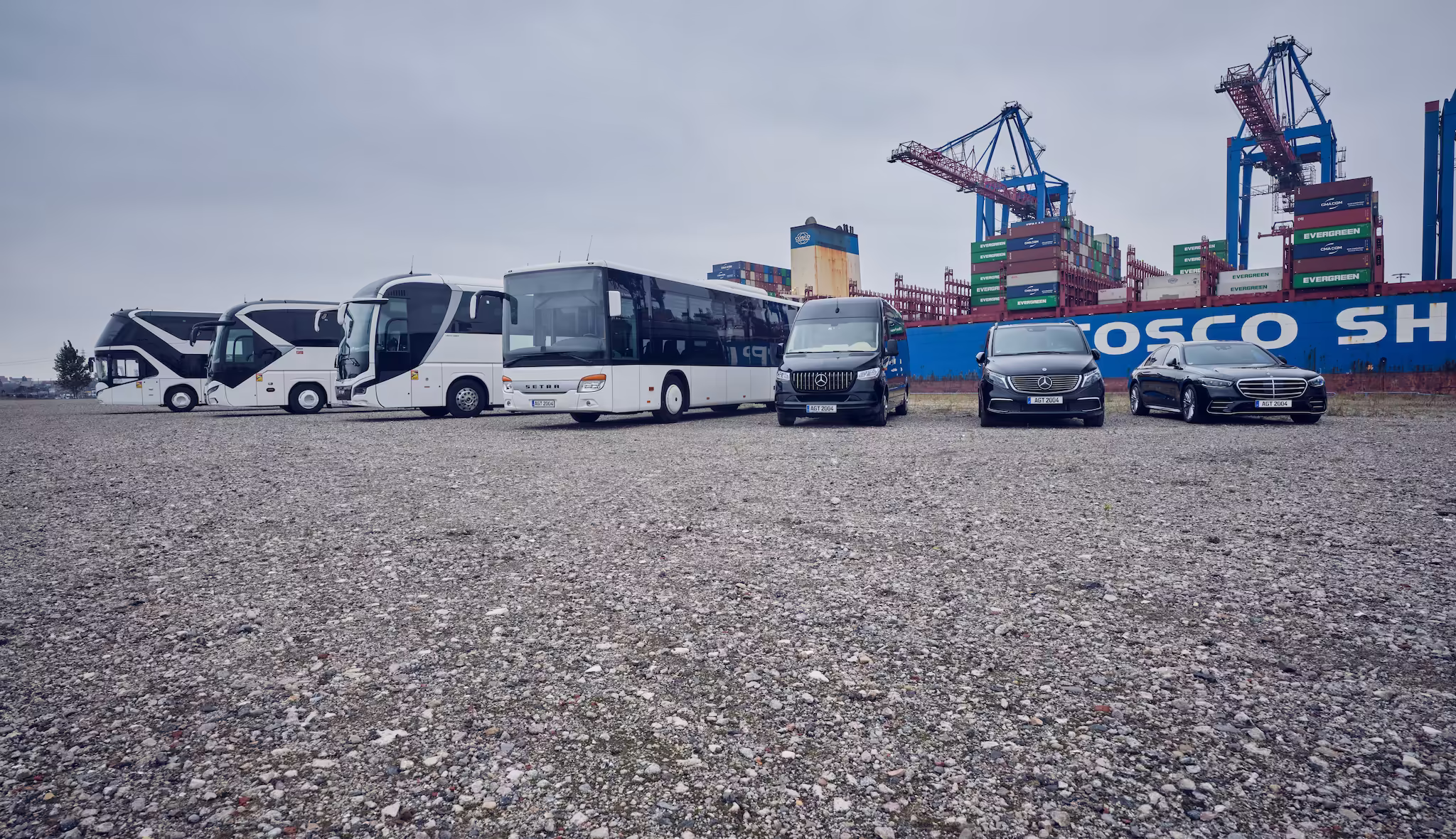 Verschiedene Fahrzeuge nebeneinander