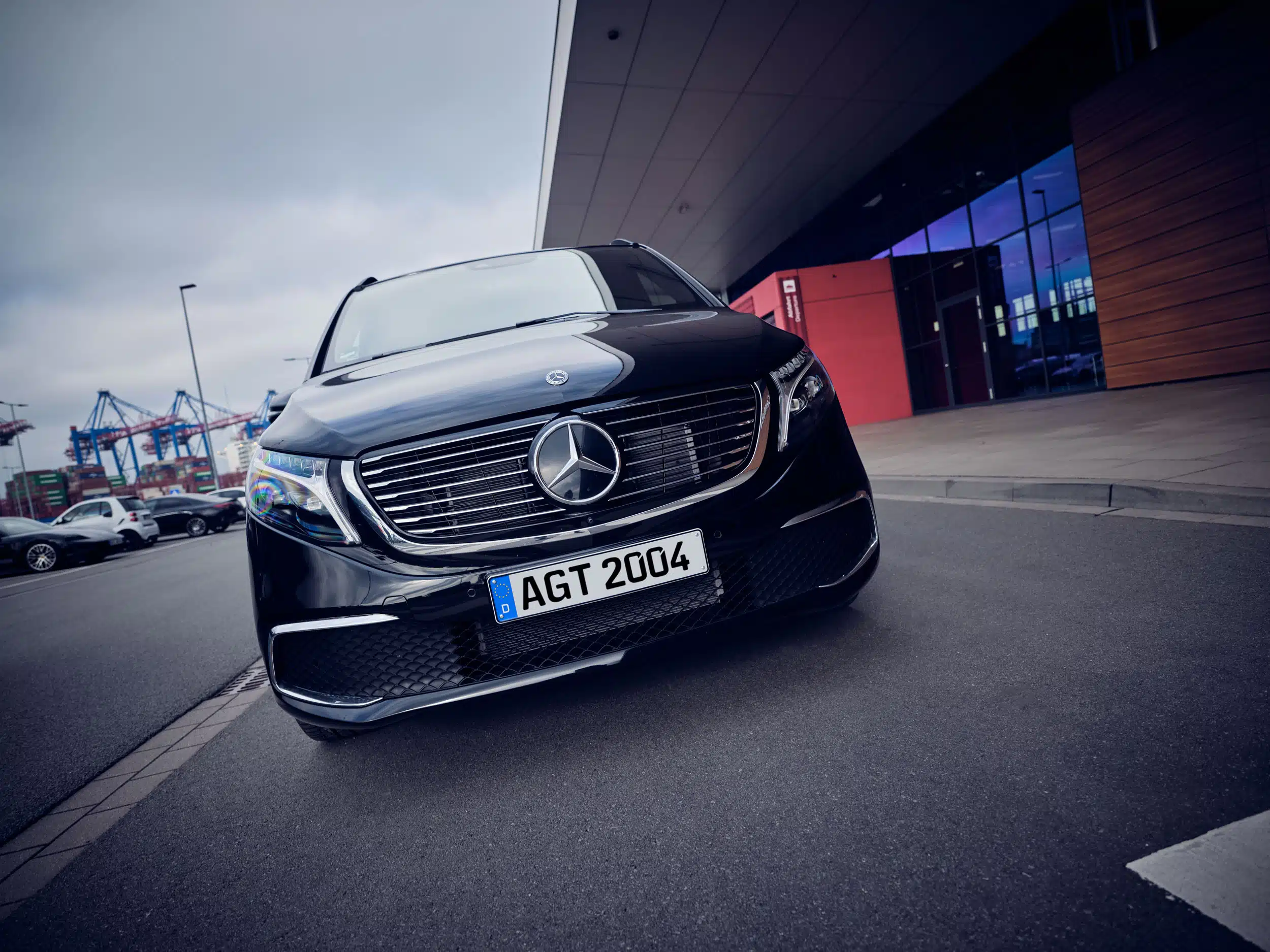 front ansicht einer agt limousine